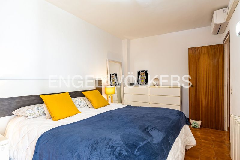 Foto f59aecc7-b0de-4147-8637-6c9e53aa35ae. Piso amplio piso de 4 dormitorios con gran potencial y opción de parking cerca del centro en Sitges