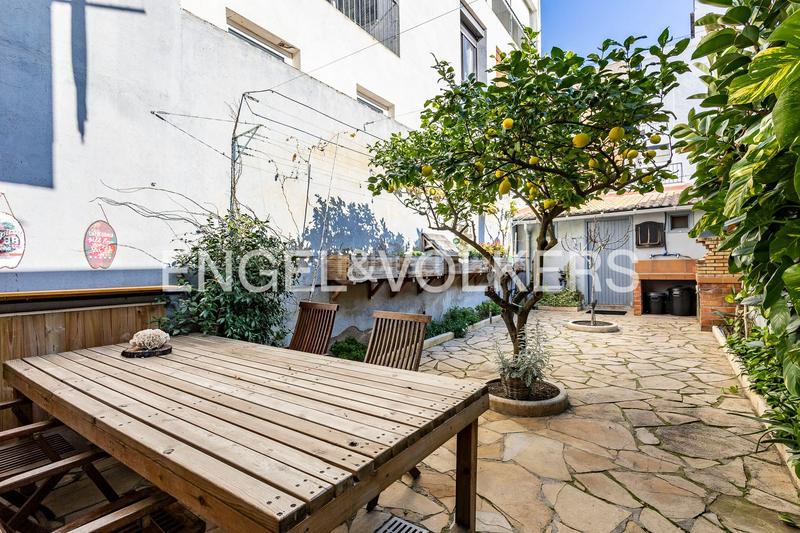 Foto 2d1ea2f5-0a3c-403e-a249-19fdac182203. Casa amb calefacció aparcament a Centre-Estació Gavà