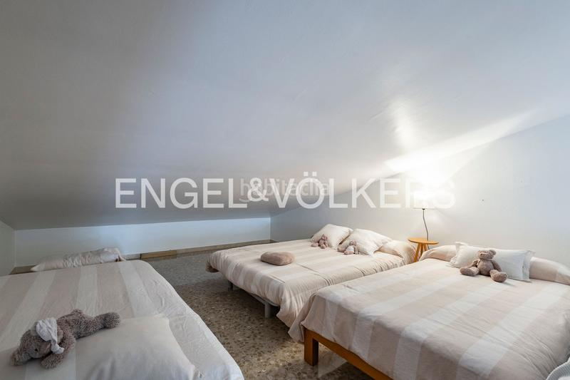 Foto 5f13f227-3eec-4c88-8344-0600239894a5. Casa amb calefacció aparcament a Centre-Estació Gavà