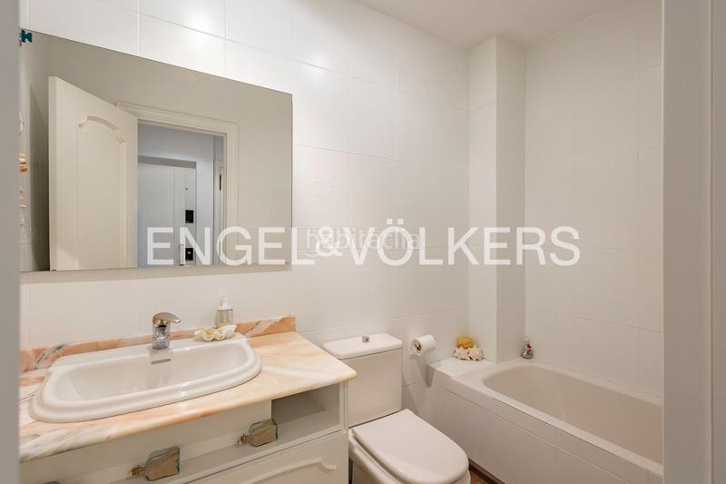 Foto 7f8b7fe6-68cd-476e-b783-13541cde103d. Casa amb calefacció aparcament a Centre-Estació Gavà