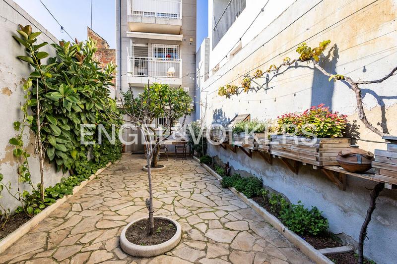 Foto db842d76-1842-47e1-9e86-773cabcc5006. Casa amb calefacció aparcament a Centre-Estació Gavà