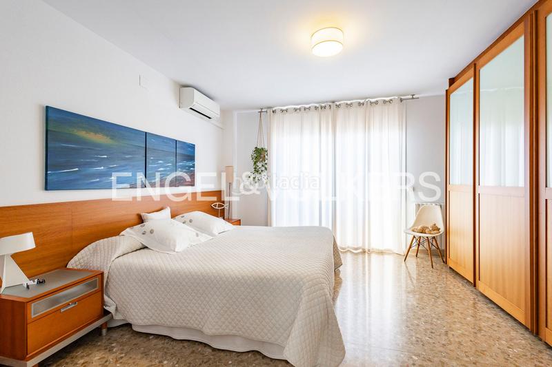 Foto f129341c-259a-48cc-b0f9-3a393fbb4123. Casa amb calefacció aparcament a Centre-Estació Gavà