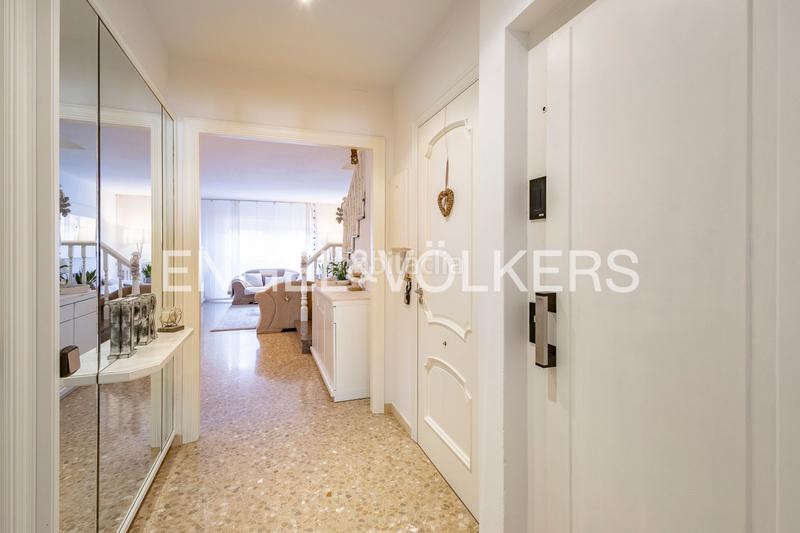 Foto f391780a-a988-4bad-88b3-7a79208716b5. Casa amb calefacció aparcament a Centre-Estació Gavà