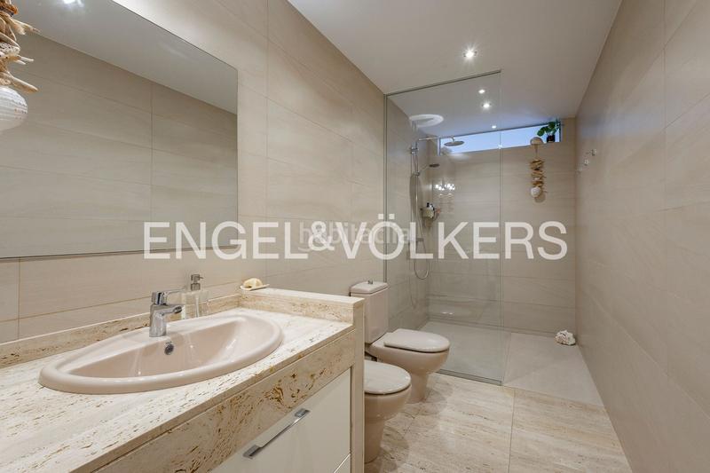 Foto f955d494-80a6-470f-a77f-17322b0fd8b6. Casa amb calefacció aparcament a Centre-Estació Gavà