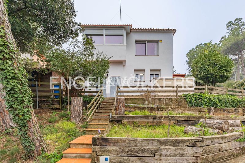 Foto b720f395-d2f0-419d-9917-9fed062dc9e5. Casa amb calefacció aparcament a Vacarisses