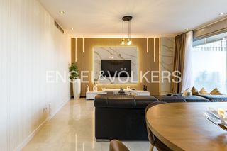 Appartement à Port Forum. Exclusivo apartamento de lujo con parking  en port forum
