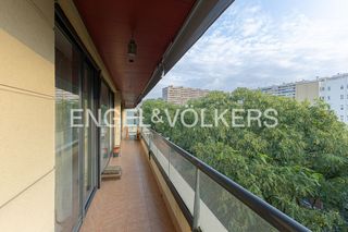 Lloguer Pis a Barri de les Corts. Maravilloso piso de larga estancia en les corts