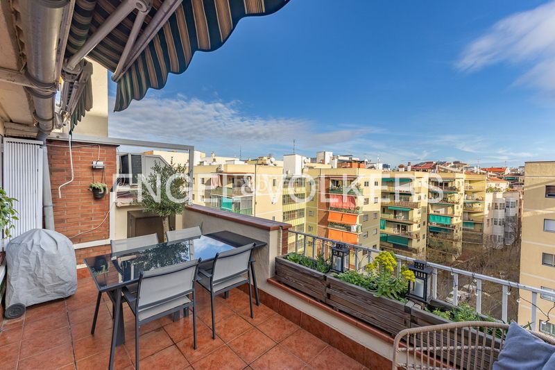 Foto 9eb017a5-39e8-45eb-9edd-3ac92d692a77. Ático exclusivo ático con vistas a montaña en Font de la Guatlla, lujo y comodidad en el corazón de la ciudad en Barcelona