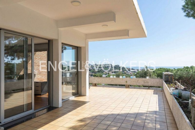 Foto 0029e5b0-ba0d-456c-bf73-d4172936ff4b. Casa amb calefacció aparcament piscina a Premià de Dalt
