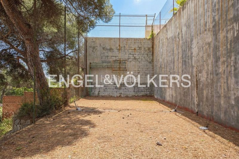 Foto 0de31b95-a591-432f-8e9e-4817f1d6cc97. Casa amb calefacció aparcament piscina a Premià de Dalt