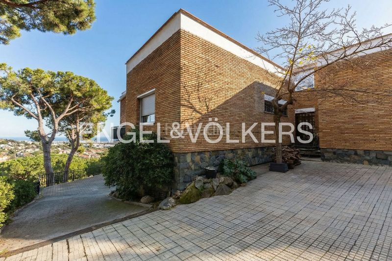 Foto 407a4575-e691-483f-a331-2b7accb59257. Casa amb calefacció aparcament piscina a Premià de Dalt