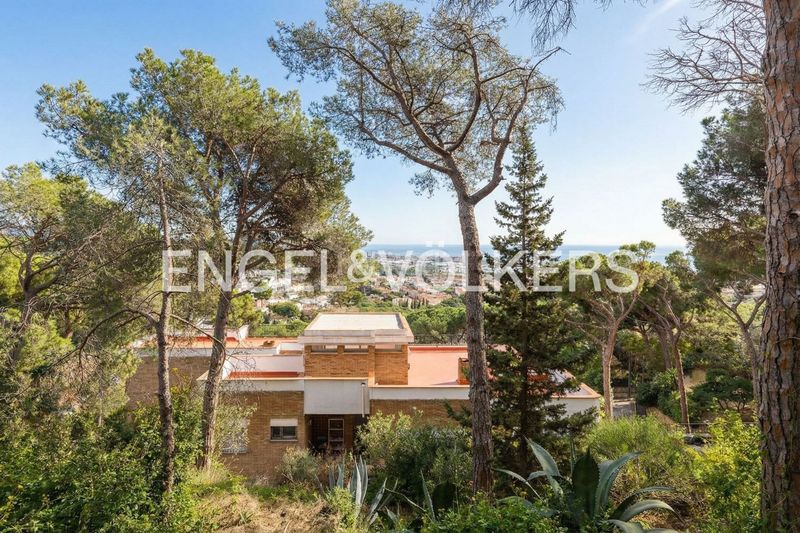 Foto a941cbe1-4f15-477e-9afd-6ea48211f343. Casa amb calefacció aparcament piscina a Premià de Dalt