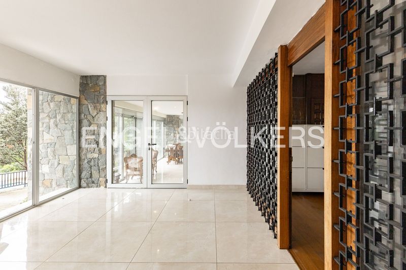 Foto e009fa11-b152-44ec-b9a4-7f79930b43b1. Casa amb calefacció aparcament piscina a Premià de Dalt