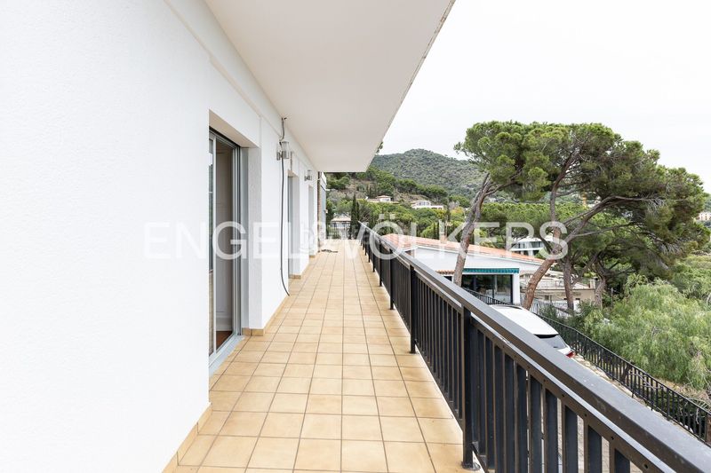 Foto fd9cd440-e06e-4b37-9e8b-1b2e5159c6ad. Casa amb calefacció aparcament piscina a Premià de Dalt