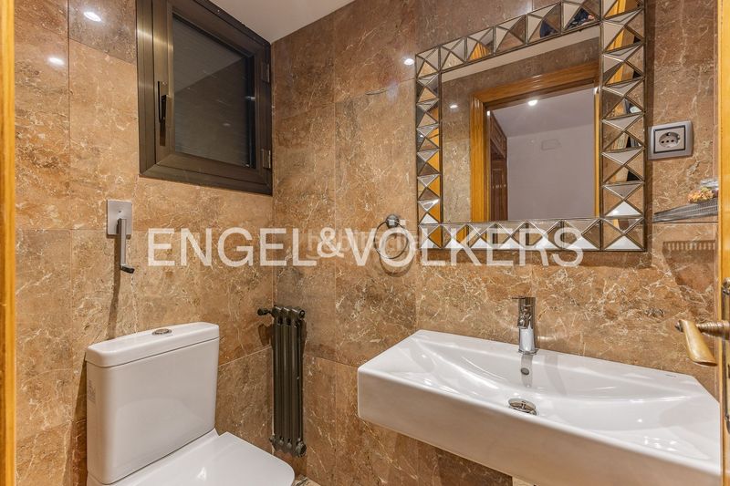 Foto 1d0715c2-519f-48f3-8f33-15942d3bf7e1. Alquiler casa imponente casa de diseño único con piscina cubierta y jardín en Sant Cugat del Vallès