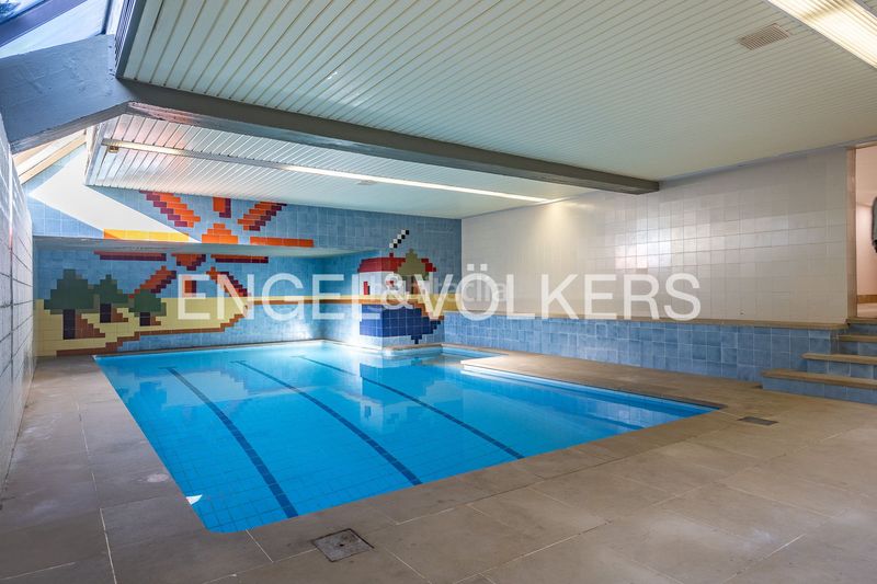 Foto 1e96c763-b44a-4db9-a4dc-fa1573ffca75. Alquiler casa imponente casa de diseño único con piscina cubierta y jardín en Sant Cugat del Vallès