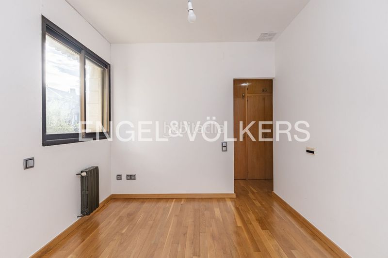 Foto 6b1fc80a-18bd-4b62-b596-ee9fb7d0abb3. Alquiler casa imponente casa de diseño único con piscina cubierta y jardín en Sant Cugat del Vallès
