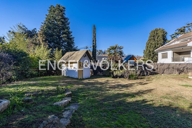 Foto 812fe197-cf2f-48a0-b969-a7219ae0c44c. Alquiler casa imponente casa de diseño único con piscina cubierta y jardín en Sant Cugat del Vallès