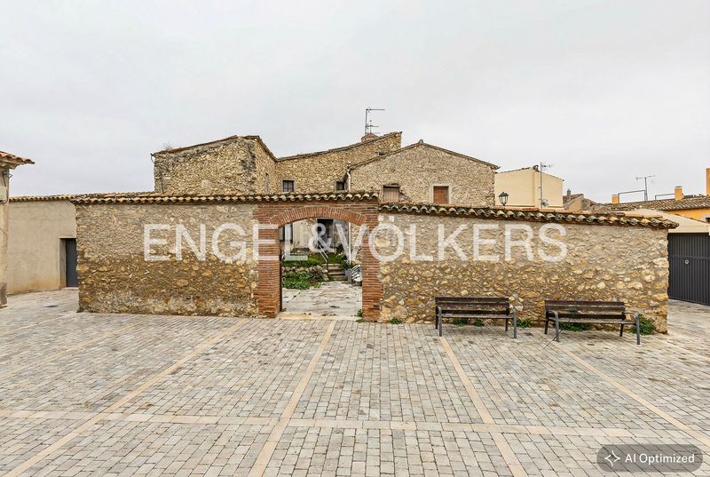 Foto 95d3df19-8477-46a4-9983-2d8f4af83e3e. Casa amb calefacció a Granada (La)