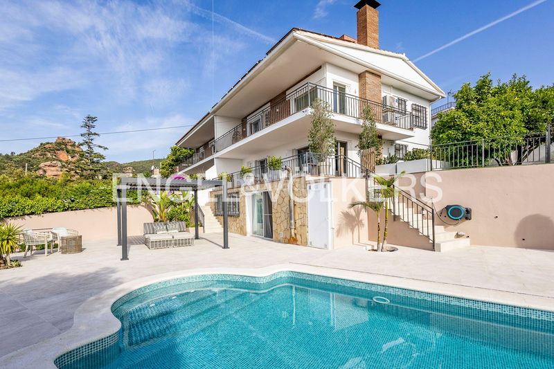 Foto 00ded7c8-a04b-422c-8f76-f907d51f0484. Casa adossada amb calefacció piscina a Bruguers Gavà