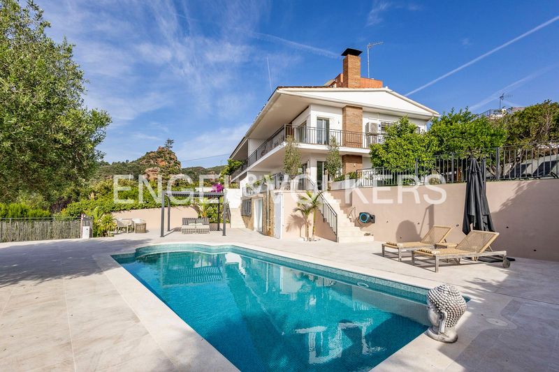 Foto 8f7d8ed9-5aa8-4021-a4f5-e802fa9cce16. Casa adossada amb calefacció piscina a Bruguers Gavà