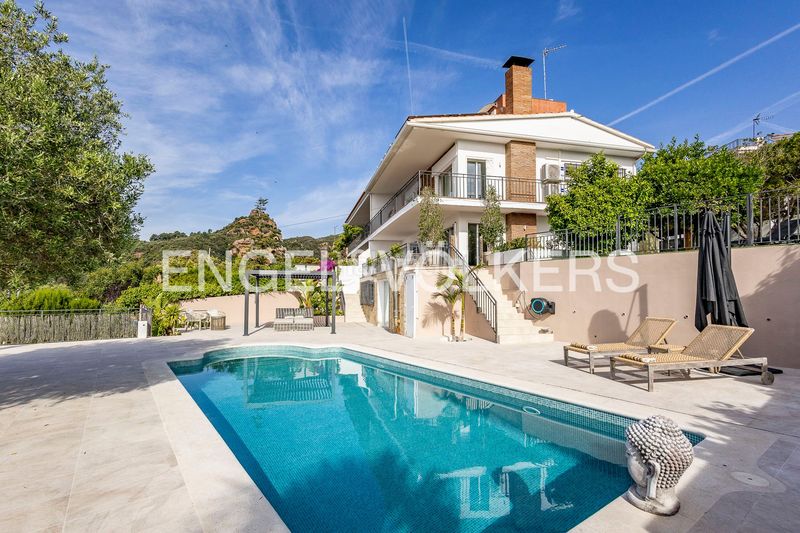 Foto a336ea7a-7099-41d3-95cb-9946d14a2abe. Casa adossada amb calefacció piscina a Bruguers Gavà