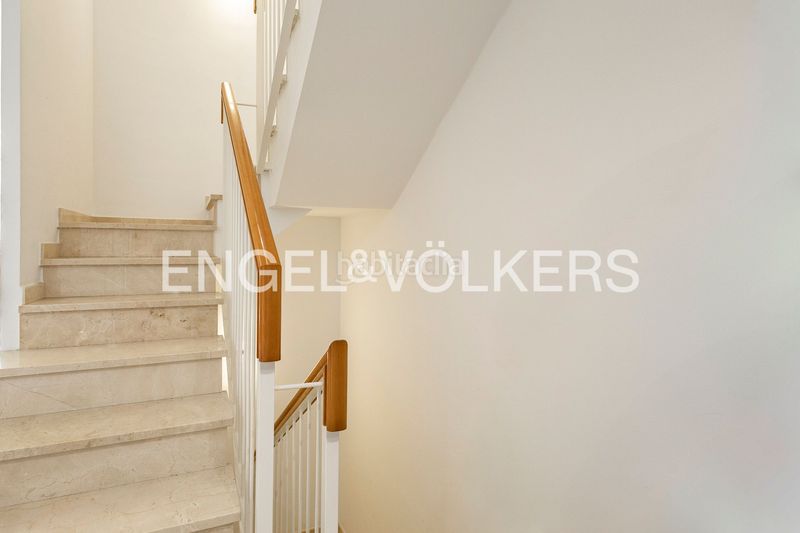 Foto 6f0d5d32-4ec7-4644-94f8-c18976c799a9. Casa amb calefacció aparcament piscina a Gava Mar Gavà