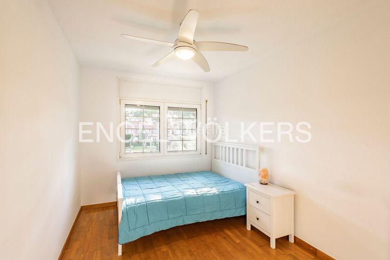 Foto 75688980-b5df-4f71-9d15-4e636a3164a9. Casa amb calefacció aparcament piscina a Gava Mar Gavà