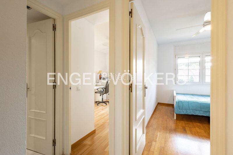 Foto 9537b0b8-c373-4944-a9e9-d4fe3918d444. Casa amb calefacció aparcament piscina a Gava Mar Gavà