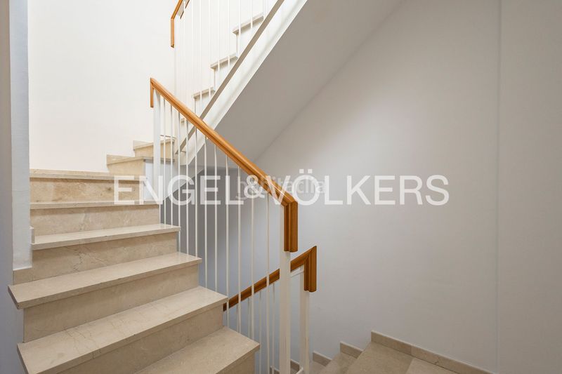 Foto a09f1cc3-abb2-4160-8eea-4cca3750c303. Casa amb calefacció aparcament piscina a Gava Mar Gavà