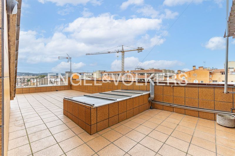 Foto 3d6362b7-1ff6-457f-b01c-01d9bd31a319. Casa adossada amb calefacció aparcament a Creu de Barberà Sabadell