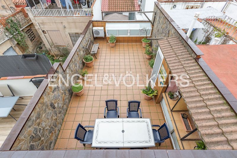 Foto 53550d25-df92-421c-9e59-86ba45cef373. Casa adossada amb calefacció aparcament a Creu de Barberà Sabadell