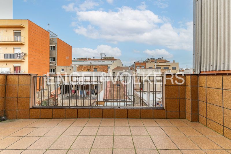 Foto 848df7c2-4916-4295-a667-49e7d8f3d43c. Casa adossada amb calefacció aparcament a Creu de Barberà Sabadell