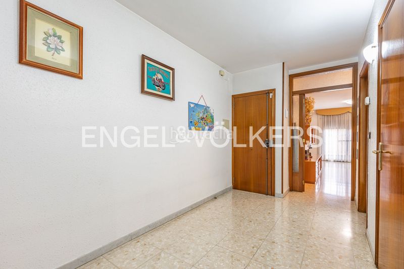 Foto abecb686-65d7-47d1-8e1b-a172ee366db1. Casa adossada amb calefacció aparcament a Creu de Barberà Sabadell