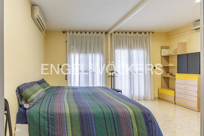 Foto ddbda6ce-7e81-44a8-845c-456b714ed983. Casa adossada amb calefacció aparcament a Creu de Barberà Sabadell