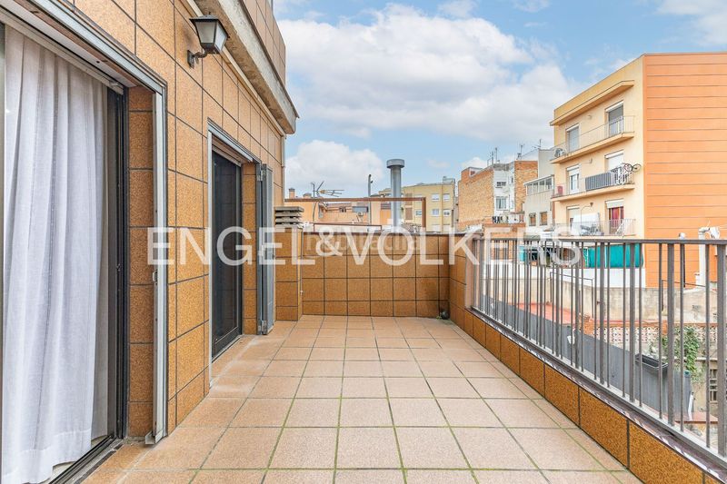 Foto e567d0c2-8fa7-4dfe-92fe-606c566ea317. Casa adossada amb calefacció aparcament a Creu de Barberà Sabadell
