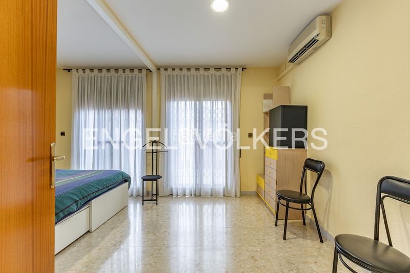 Foto ef68ac4c-ef2b-4593-8bcb-ab708be26ba3. Casa adossada amb calefacció aparcament a Creu de Barberà Sabadell