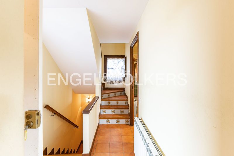 Foto 04488d3b-be8e-4d32-adb1-b4e3c2526494. Masia amb calefacció aparcament piscina a Can Quirze Mataró