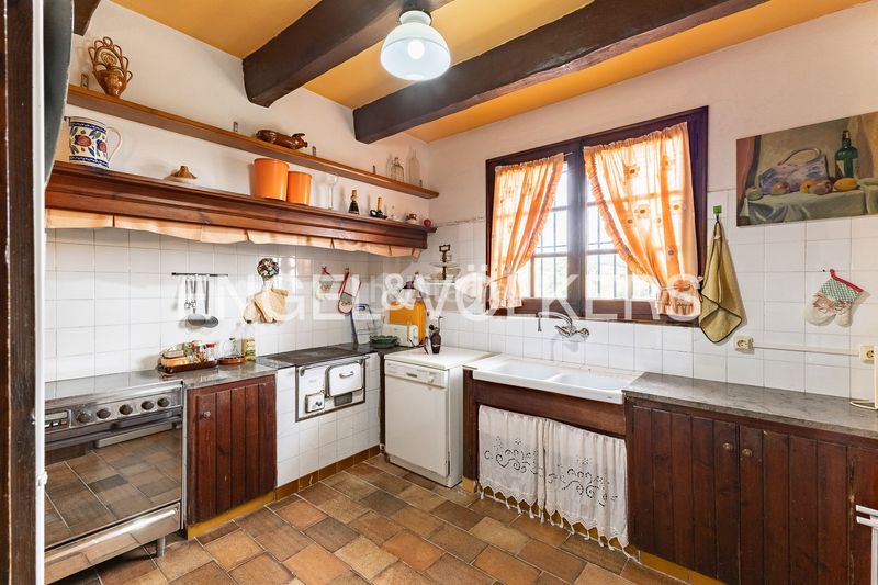 Foto 11b48f0b-c0e3-438d-82fa-edb42ec86ec9. Masia amb calefacció aparcament piscina a Can Quirze Mataró