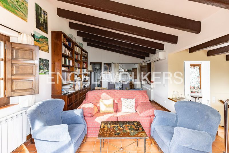 Foto 3a9f326e-a103-4a0e-81de-903ffaf45e8c. Masia amb calefacció aparcament piscina a Can Quirze Mataró