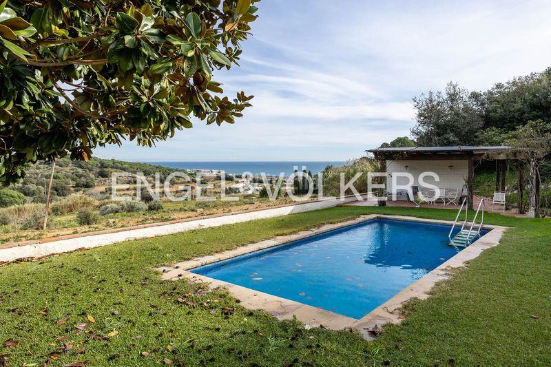 Foto 443f5ab6-7507-40a0-aaeb-061104e0c46d. Masia amb calefacció aparcament piscina a Can Quirze Mataró