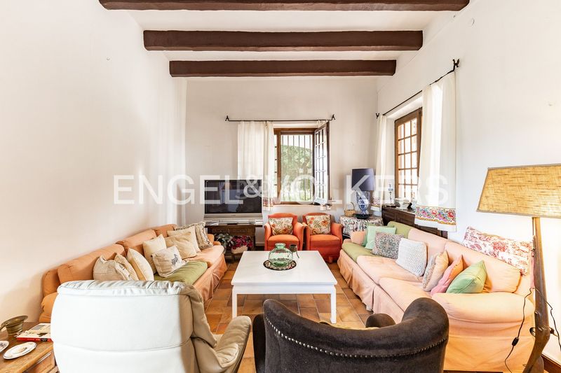 Foto 94d5c8b6-20ab-4c4c-b21f-281642a54457. Masia amb calefacció aparcament piscina a Can Quirze Mataró