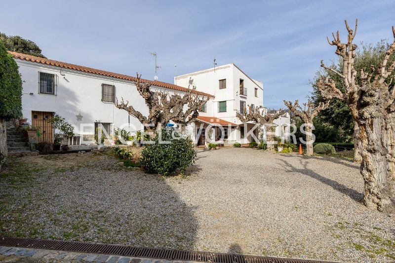 Foto a2417d97-fd96-41ad-a8e9-15a7db40681c. Masia amb calefacció aparcament piscina a Can Quirze Mataró