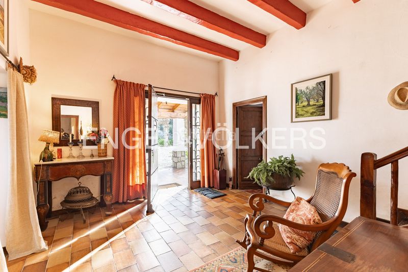 Foto c41a96b3-e937-4012-be0b-e69274085cf7. Masia amb calefacció aparcament piscina a Can Quirze Mataró