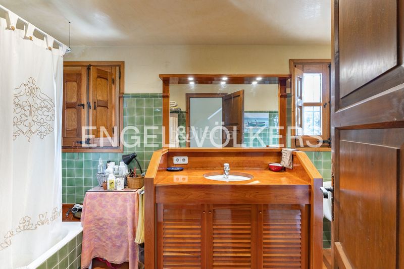 Foto c4ac2209-4b83-4b57-a889-9cc41bbb68a1. Masia amb calefacció aparcament piscina a Can Quirze Mataró