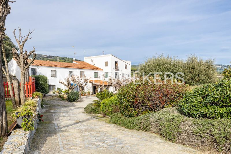 Foto dbab71d2-25c4-45c4-a6b4-17e57fe8df9a. Masia amb calefacció aparcament piscina a Can Quirze Mataró