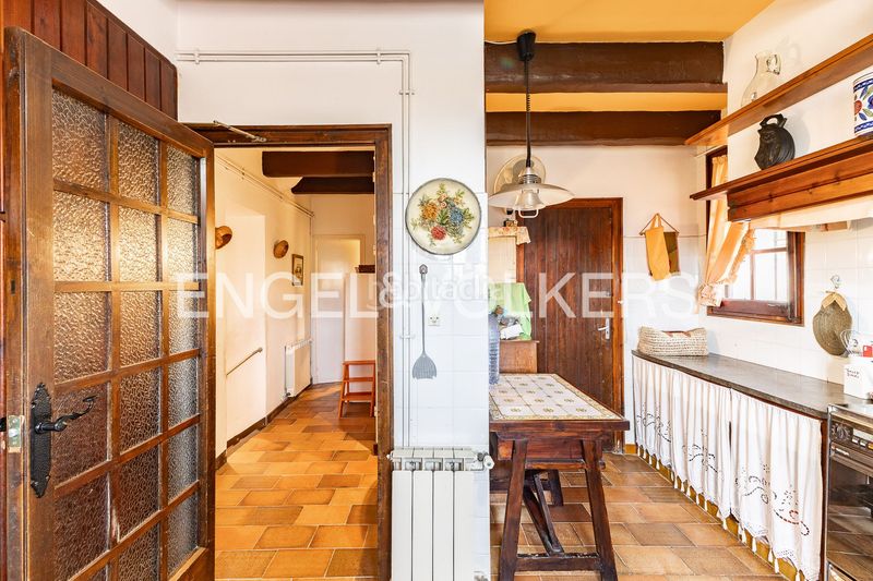 Foto e1616f52-058e-407c-86ec-488920a5d0b2. Masia amb calefacció aparcament piscina a Can Quirze Mataró