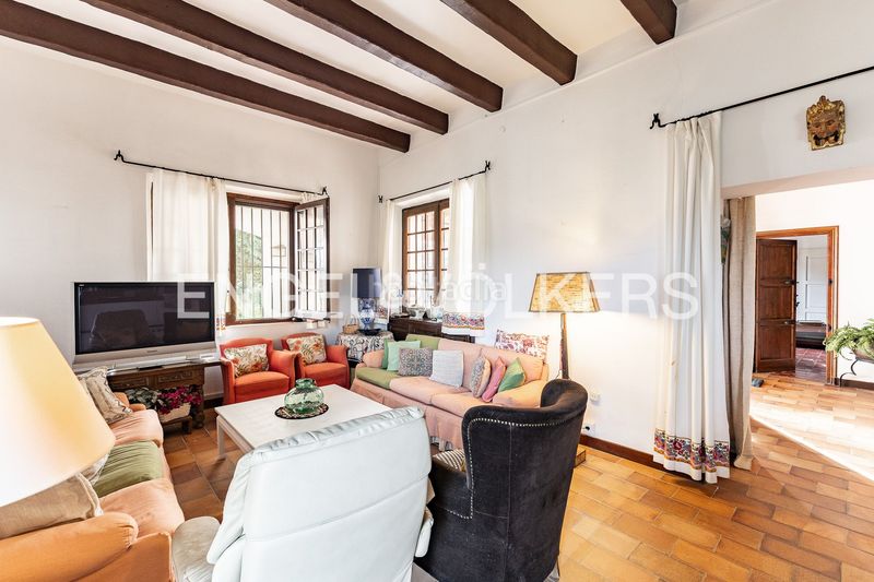 Foto fd7f508d-5005-410b-a755-bfff5cd822cb. Masia amb calefacció aparcament piscina a Can Quirze Mataró