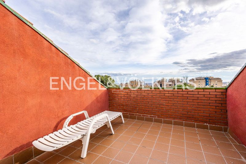 Foto 5548588e-607f-4d8b-8013-814e11298fa8. Casa amb calefacció aparcament a Ciutat Diagonal Esplugues de Llobregat