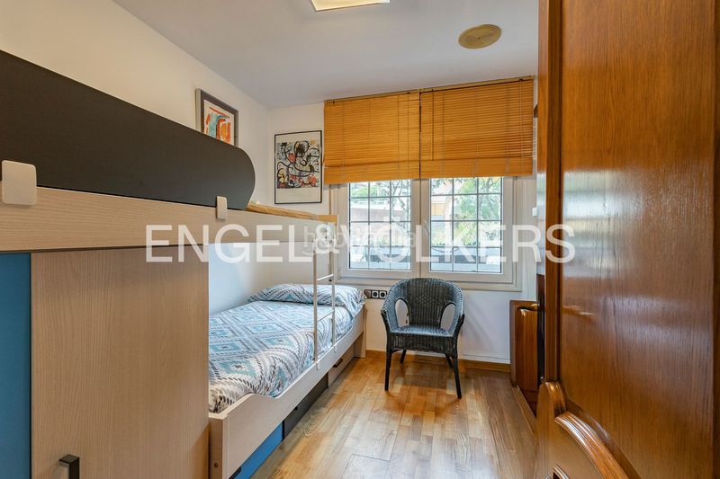 Foto 7773b8be-f08f-4996-8161-a3d131224f6d. Casa amb calefacció aparcament a Ciutat Diagonal Esplugues de Llobregat